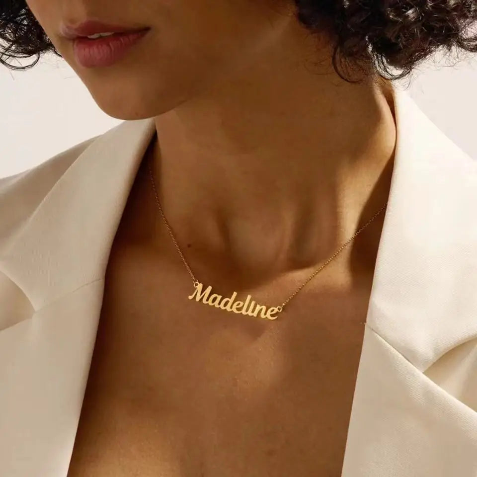 Collar con Nombre Personalizado – Elegancia Duradera, Diseño Minimalista